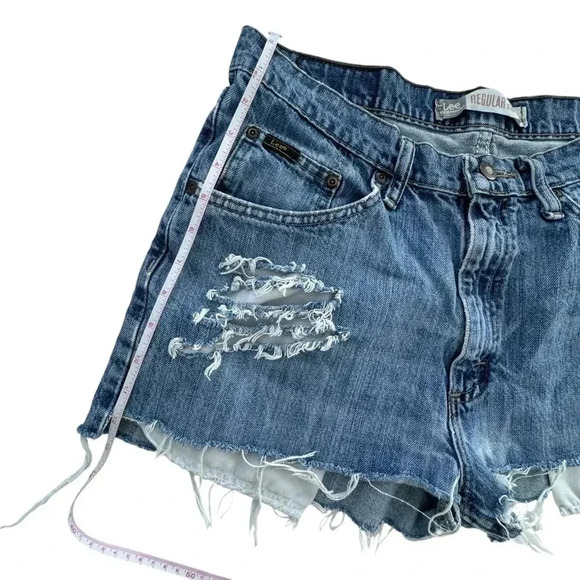 Vintage Lees Light Blue Distressed Denim Jean Shorts, Size 30x32 - Picture 8 of 14